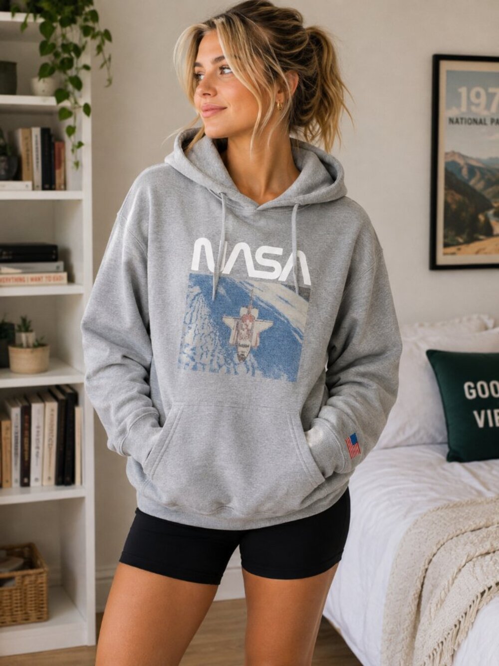Tailgate NASA Space Shuttle Hoodie – Grey – Size Medium